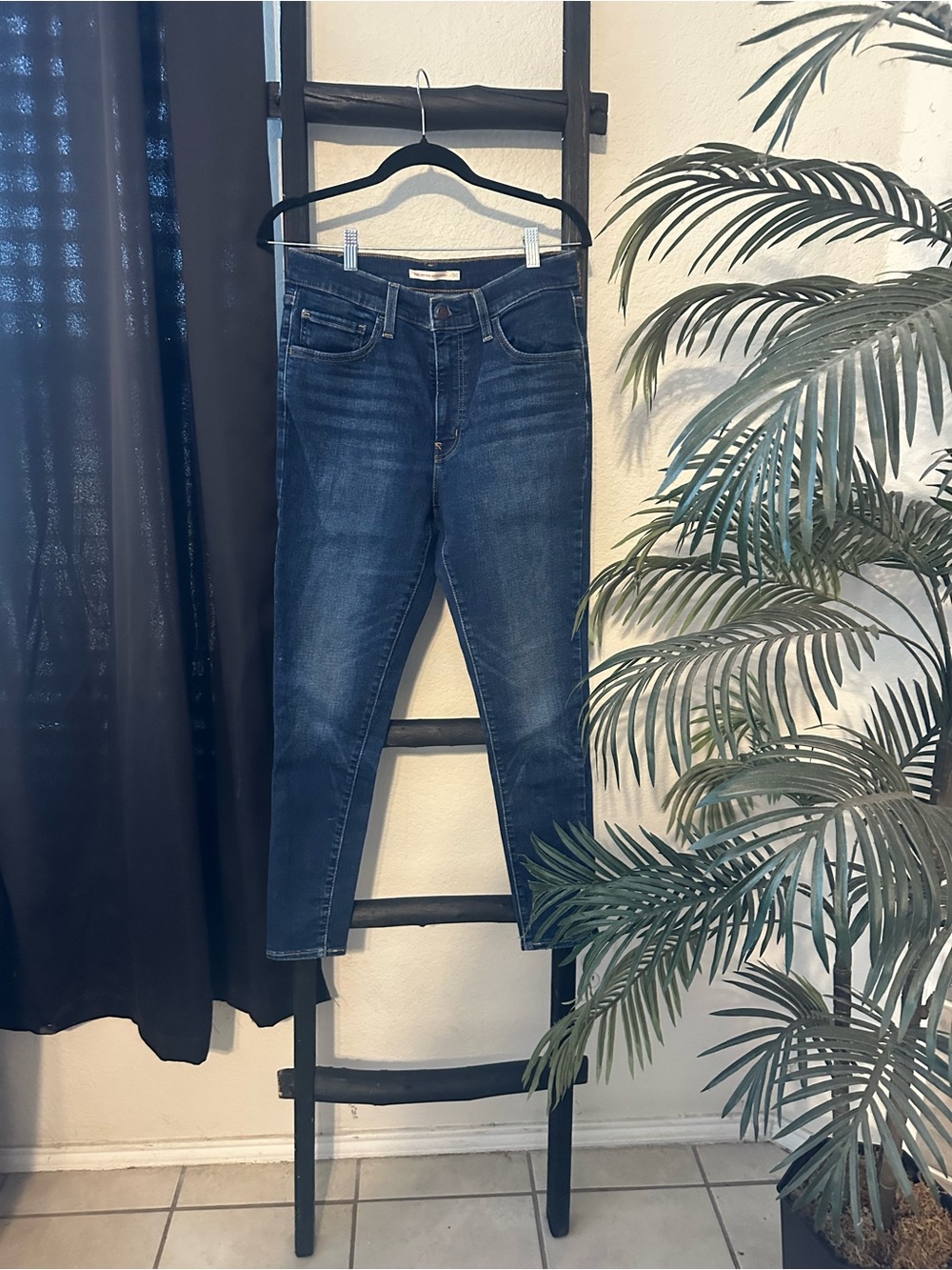 Levi's Women's Skinny Jeans in Deep Indigo Wash